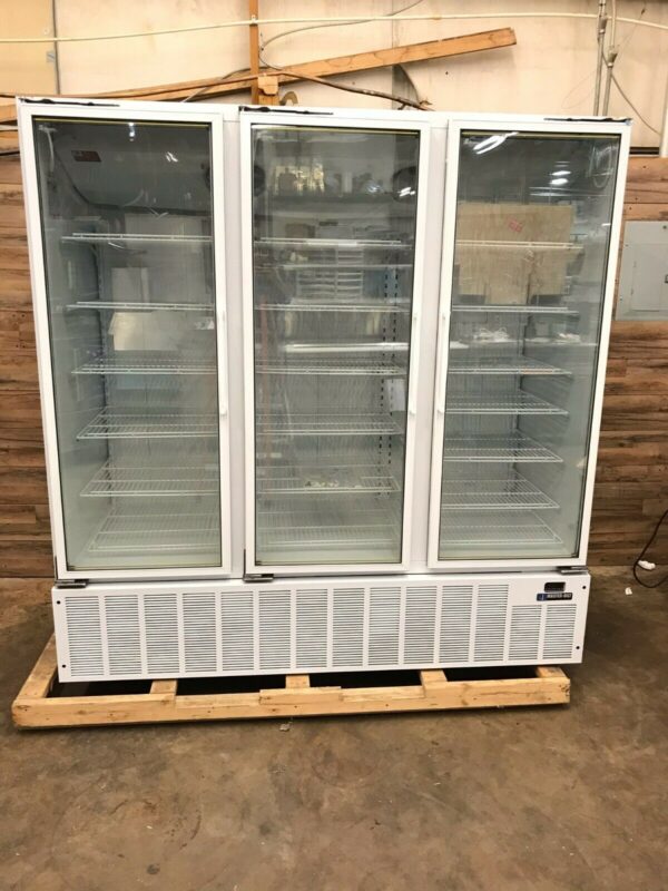 2012 Master Bilt Blg 74hd 3 Section Display Reach In Freezer W Swing Doors