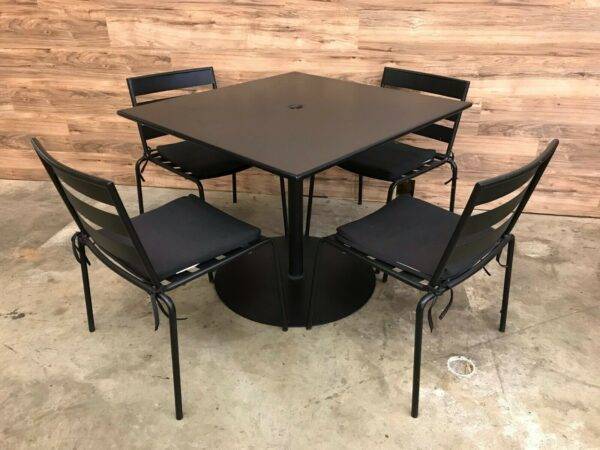 Heavy Duty Black Metal Outdoor Furniture Set Square Table w/ 4 Chairs