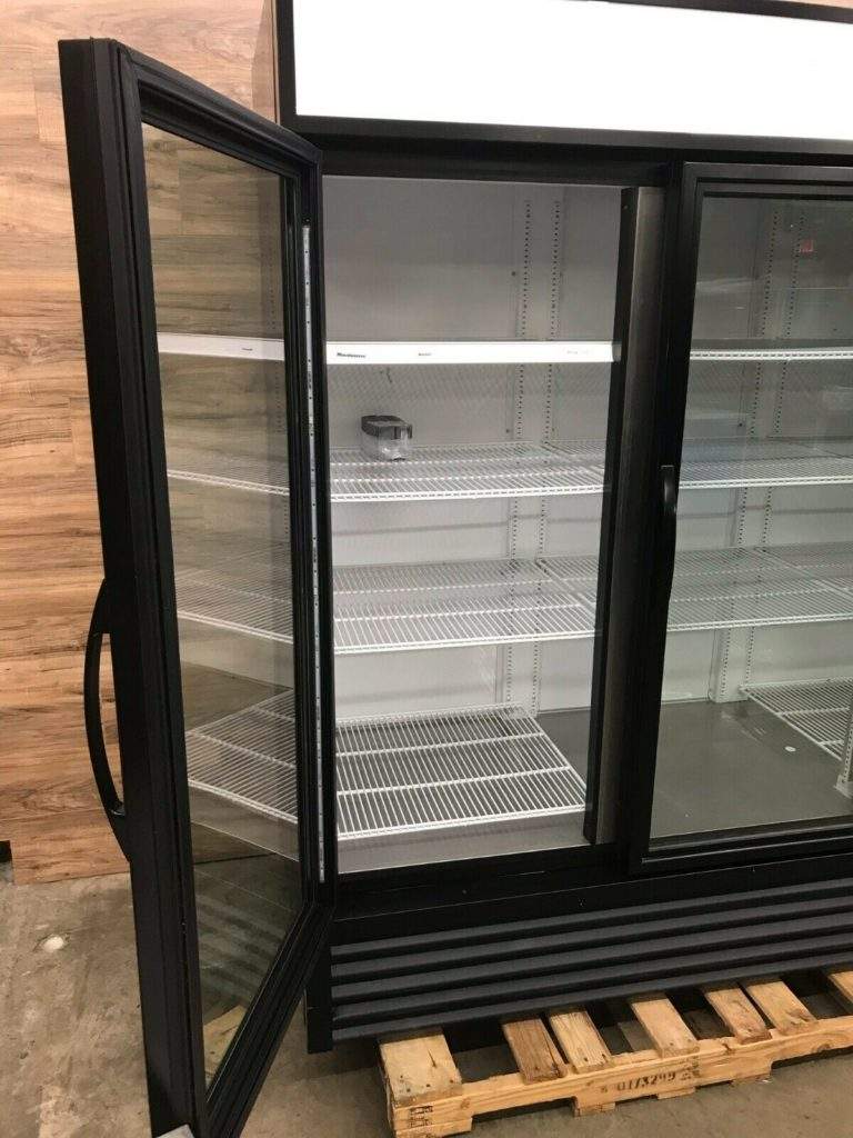 2017 True GDM-72-HC~TSL01 78-1/8" Black 3-Door Refrigerated